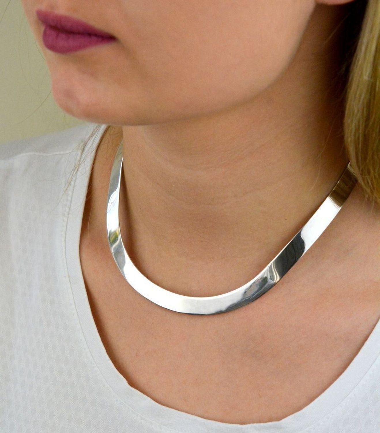 Srebrna sztywna obroża NAS 071 z kruszcu próby 925. Nowoczesna forma, chłodny blask i minimalistyczna elegancja. Wybierz długość 38 lub 40 cm.1.jpg